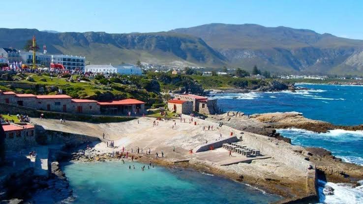 Central Mountain View Apartment, Hermanus Waterfront Esterno foto